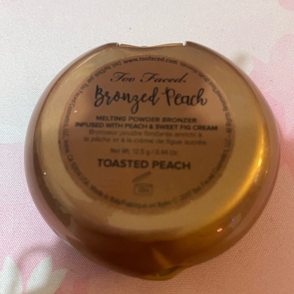 Too Faced Bronzer - Picture 2 of 4
